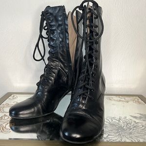 Size 36 1/2, 2 1/2 inch Laduca Boots. Never been worn!